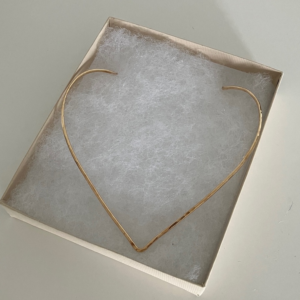 Kara Yoo gold v choker necklace